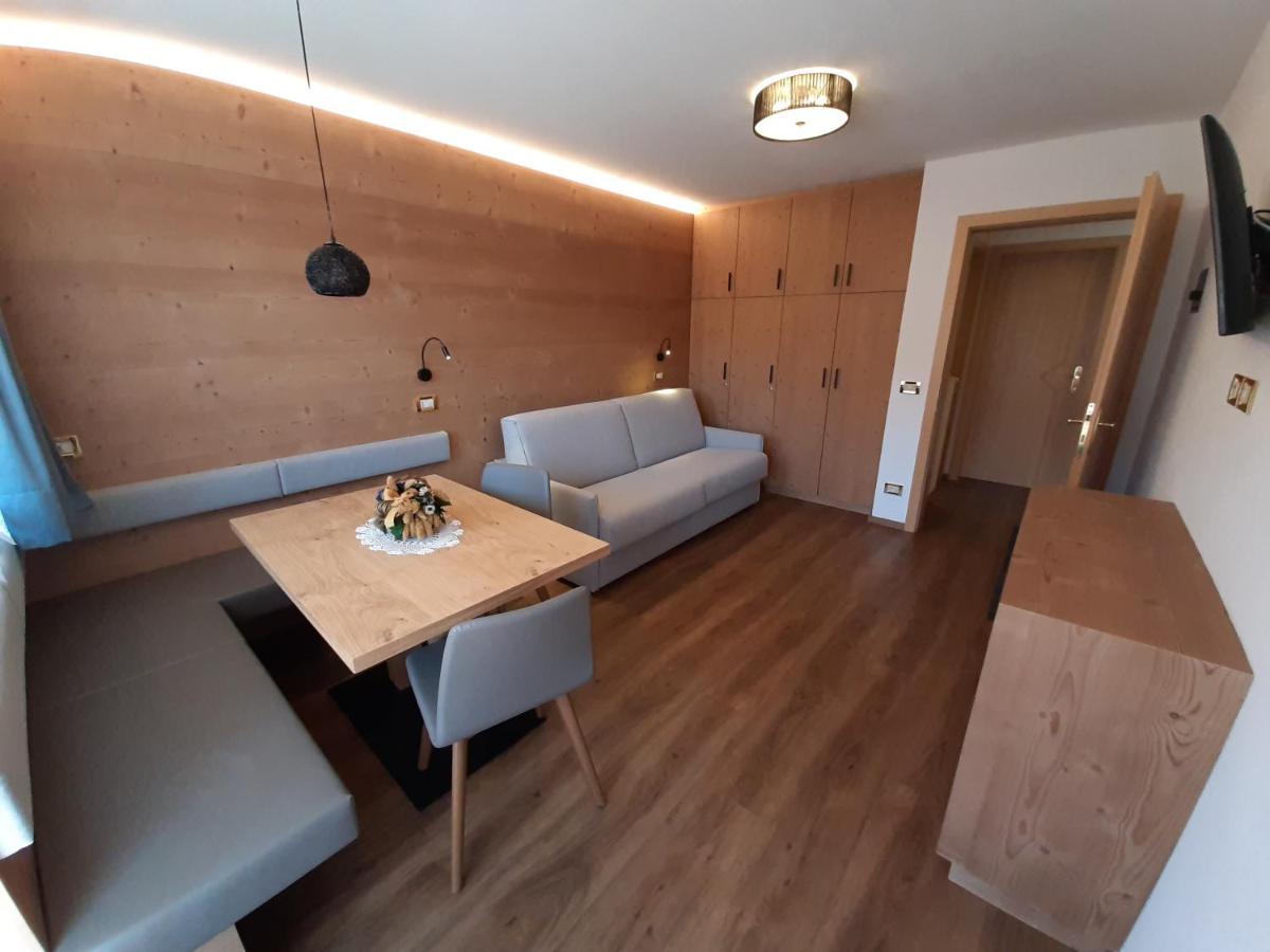 لا فيلا Apartments Lasteis المظهر الخارجي الصورة
