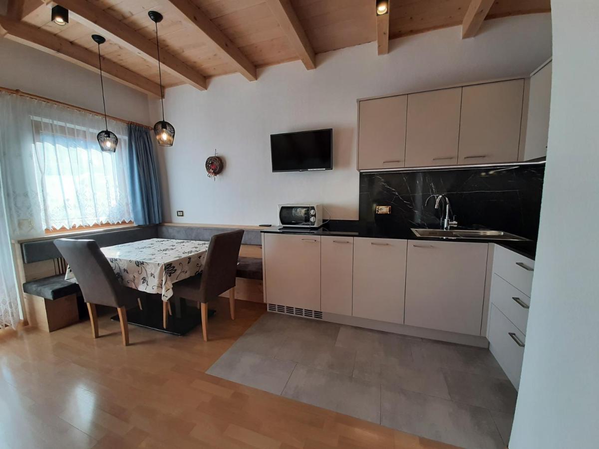 لا فيلا Apartments Lasteis المظهر الخارجي الصورة