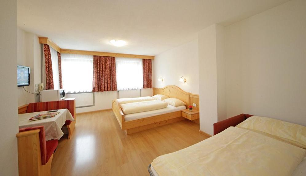 لا فيلا Apartments Lasteis المظهر الخارجي الصورة
